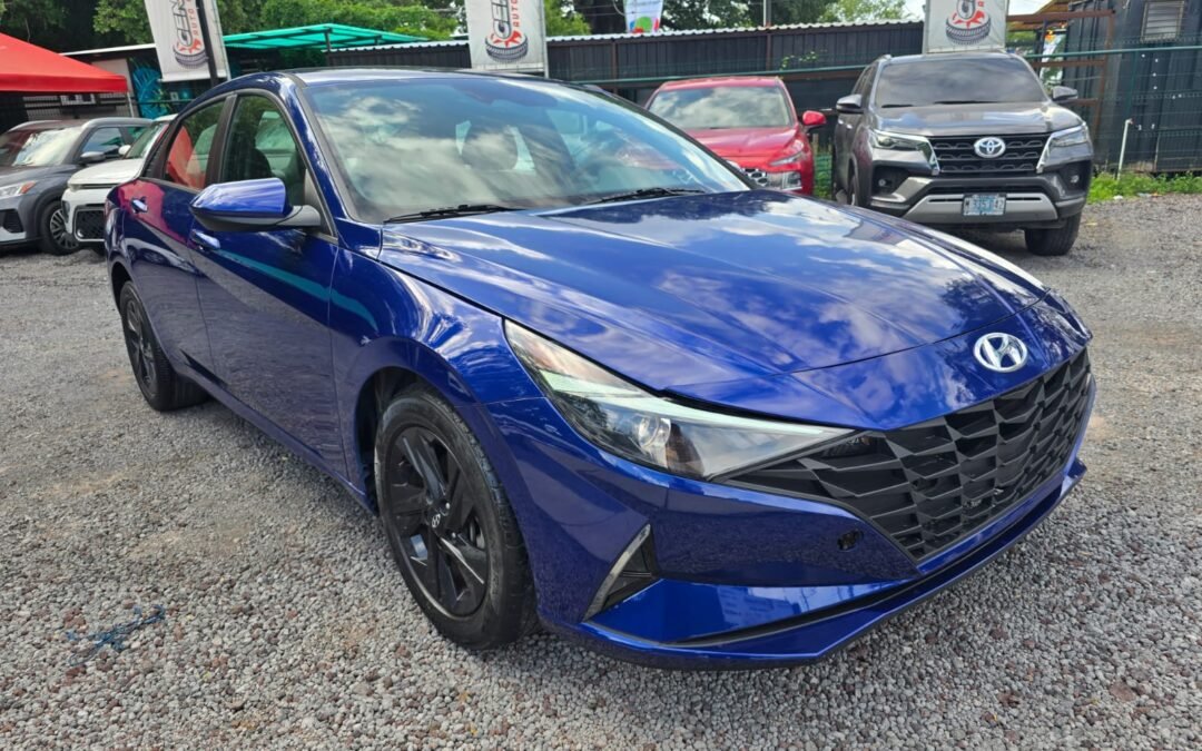 Hyundai Elantra 2021- Azul Metálico